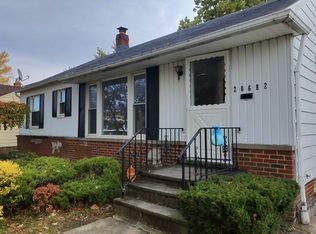 20682 Centuryway Rd, Maple Heights, OH 44137