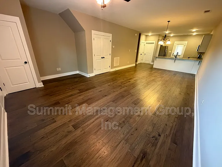 860 S Harkness St #H — Photo 4