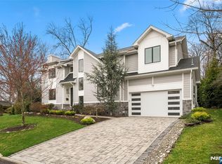 55 Cedar St, Cresskill, NJ 07626