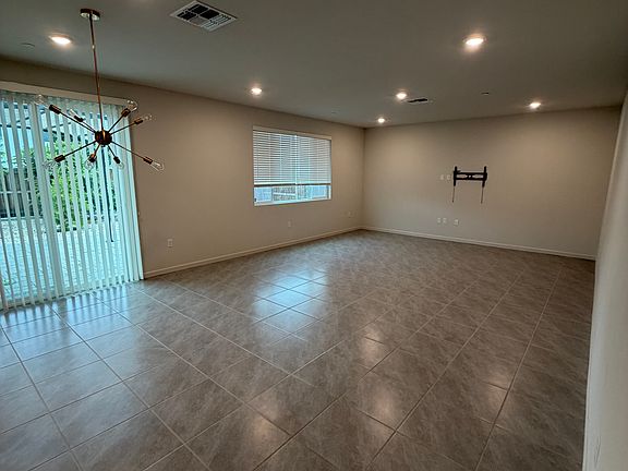 5th image of 1870 Violet Dr