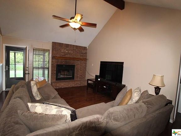 3rd image of 105 Zarley Dr