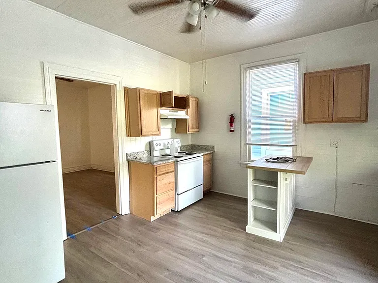 642 Crawford Ave — Photo 4