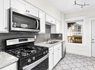 516 1/2 E 7th St, Duluth, MN 55805