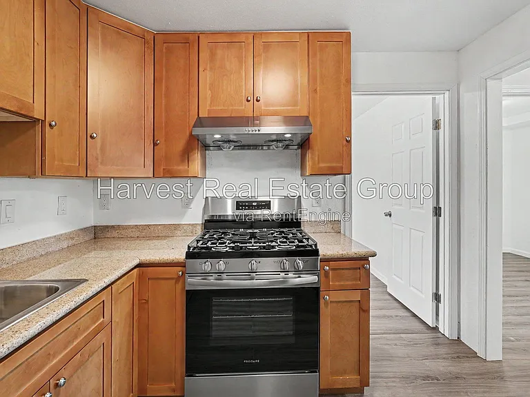 812 Chester St — Photo 10