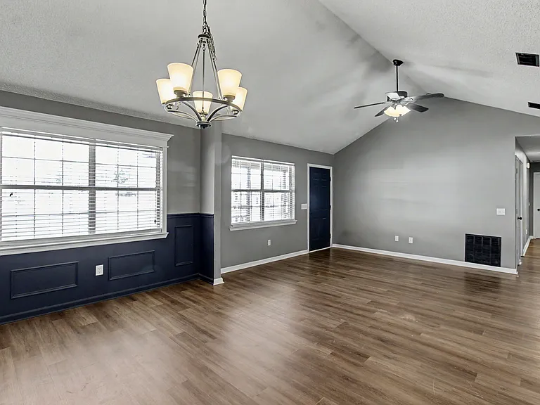 291 Sabreena Cir — Photo 5