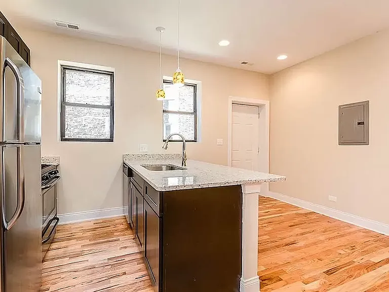 1630 W Cermak Rd #1F — Photo 3