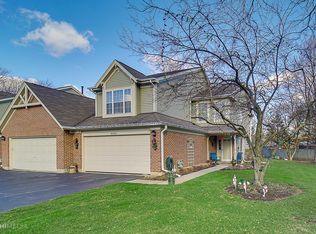 30W013 Laurel Ct, Warrenville, IL 60555