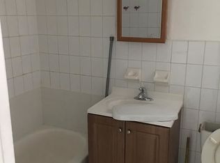 7313 70th St, Ridgewood, NY 11385