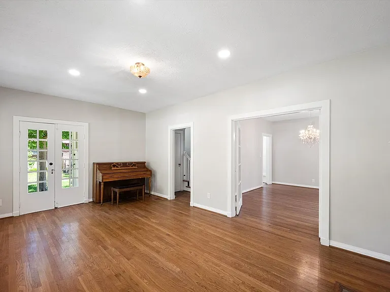 4513 S 6th St — Photo 15