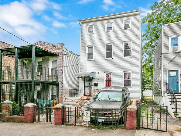 200 Shepherd Ave, Brooklyn, NY 11208