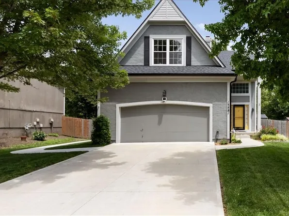 15481 S Wyandotte Dr, Olathe, KS 66062