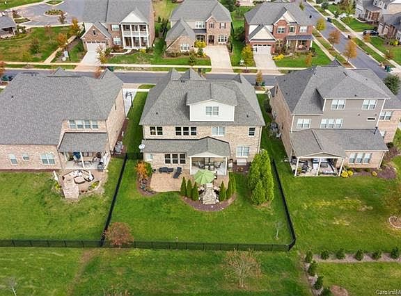 2nd image of 1911 Waltham Ln