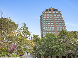 3320 Spinnaker Ln APT 9E, Detroit, MI 48207