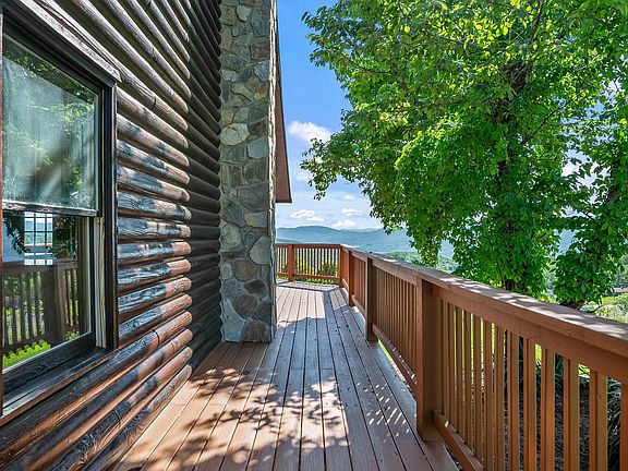 5th image of 2836 Wrights Way