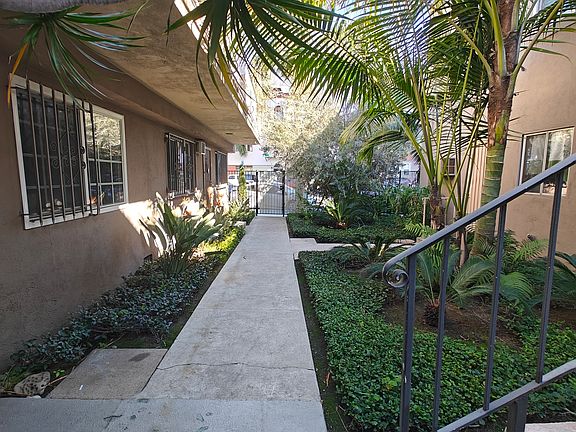 4th image of 21 Alamitos Ave APT 17