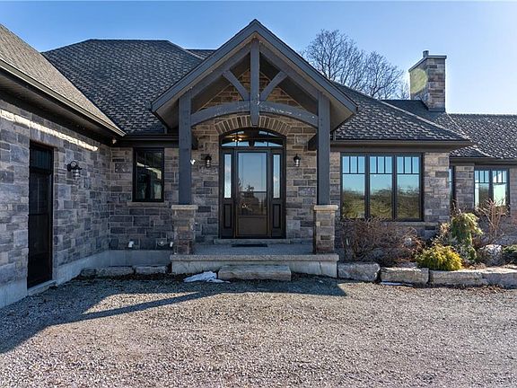 3rd image of 515 Sandy Bay Rd