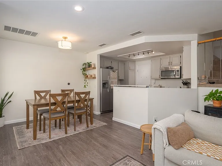3966 Cochran St — Photo 5