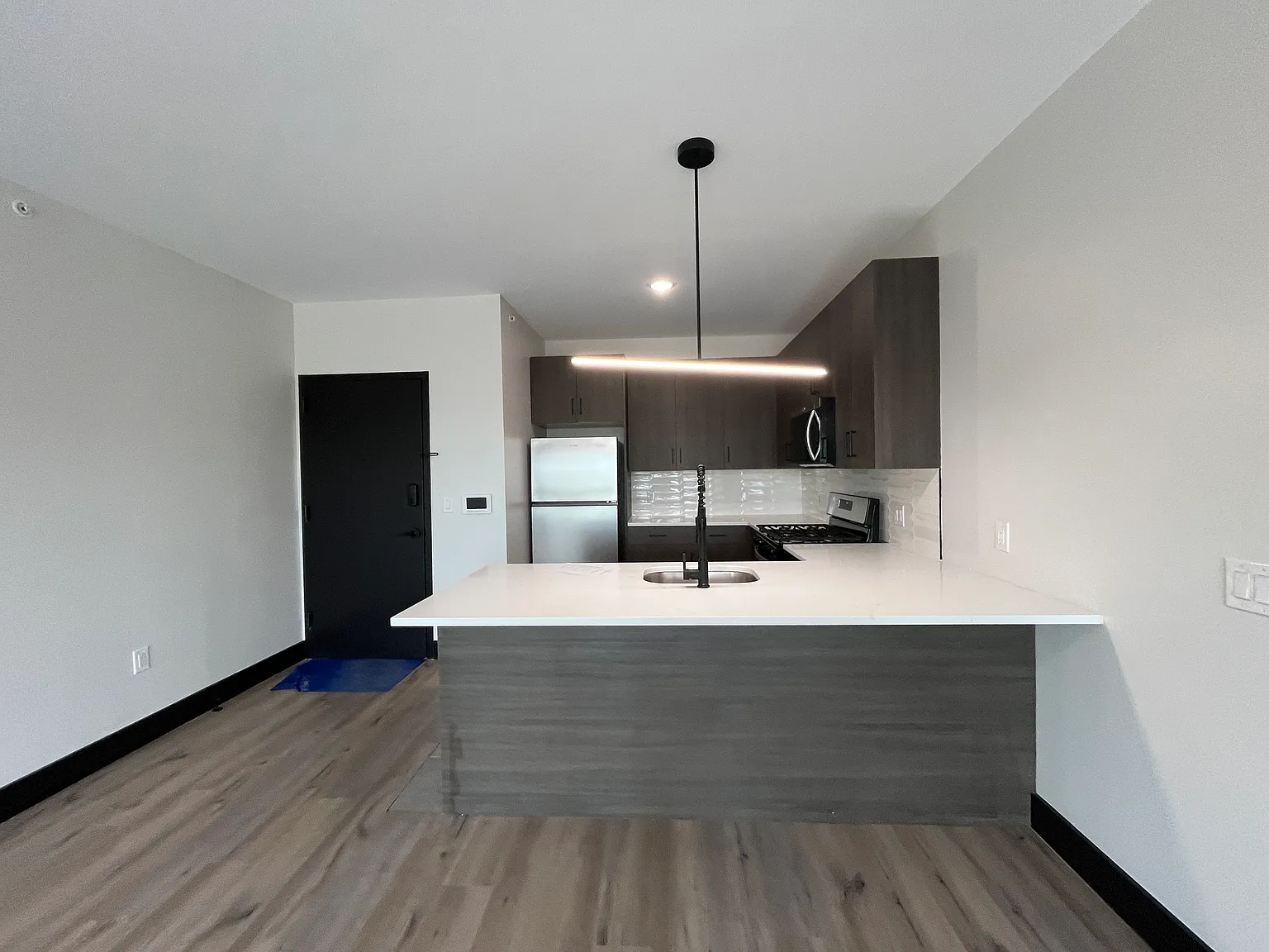 2 bed, 1035 sqft, $2,900 — Photo 1