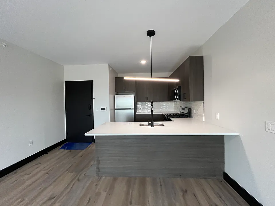 862 Broadway #1