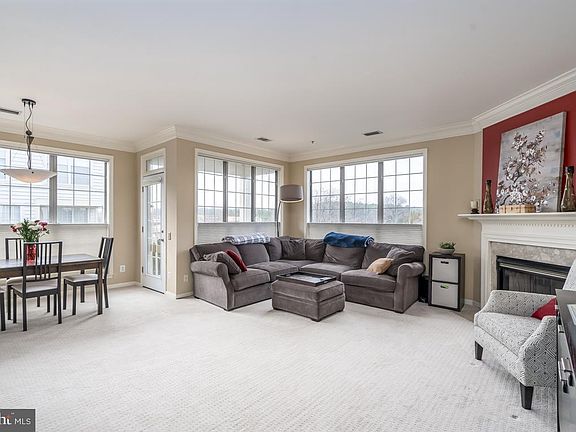 5th image of 1734 Osage St Unit 304