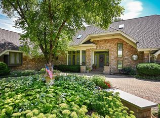 6450 Manor Dr, Burr Ridge, IL 60527