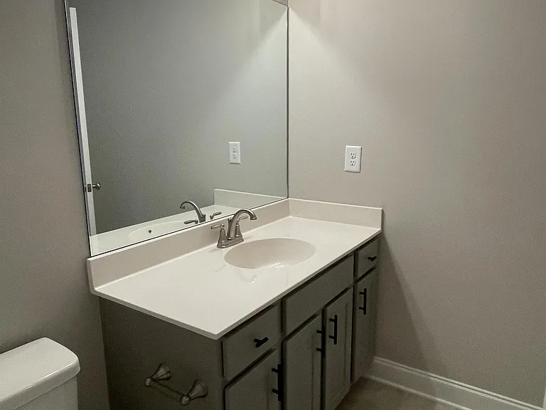 338 Broadberry Ave — Photo 15