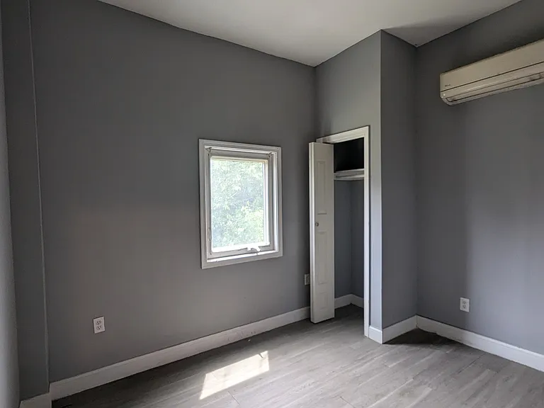 724 31st St SE — Photo 12