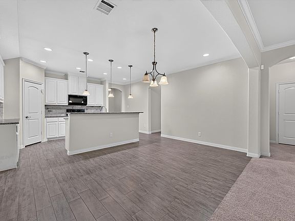 4th image of 1966 De Berry Ln