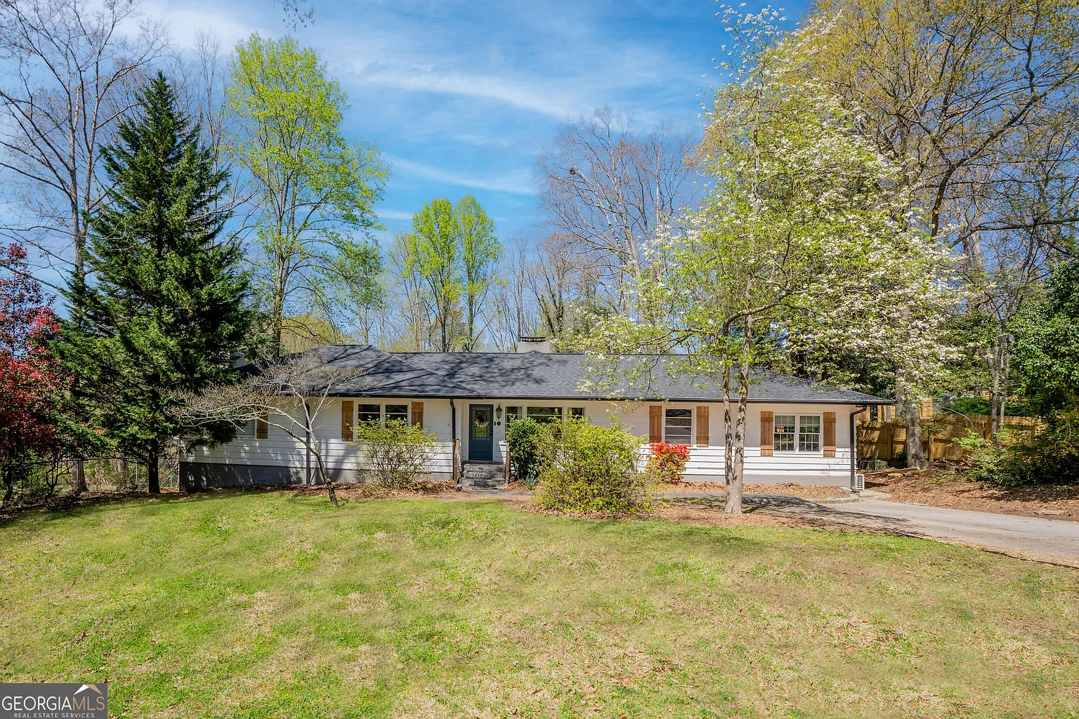 576 Stillwood Dr photo 1