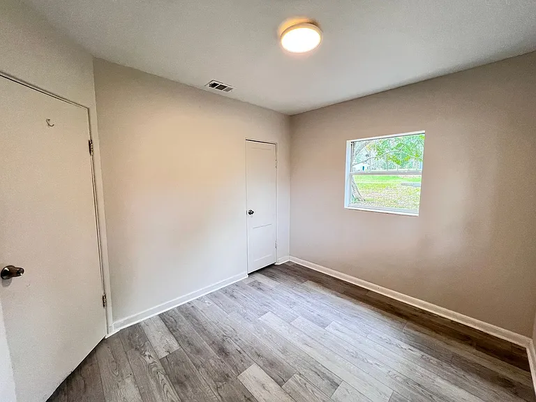 107 Oakland Dr — Photo 4