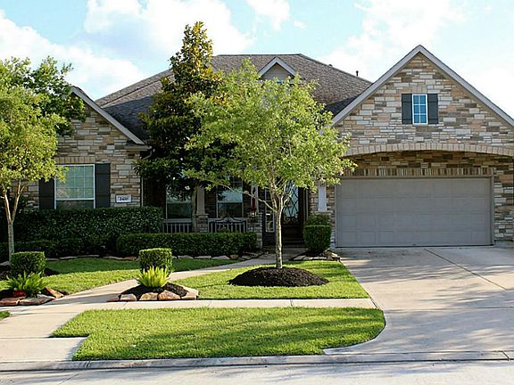 3rd image of 2420 Garnetfield Ln