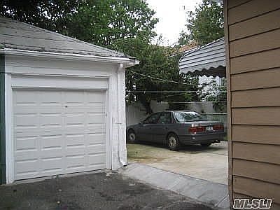 2nd image of 10610 Ditmars Blvd