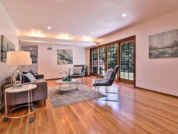 2nd image of 4947 Elmwood Dr