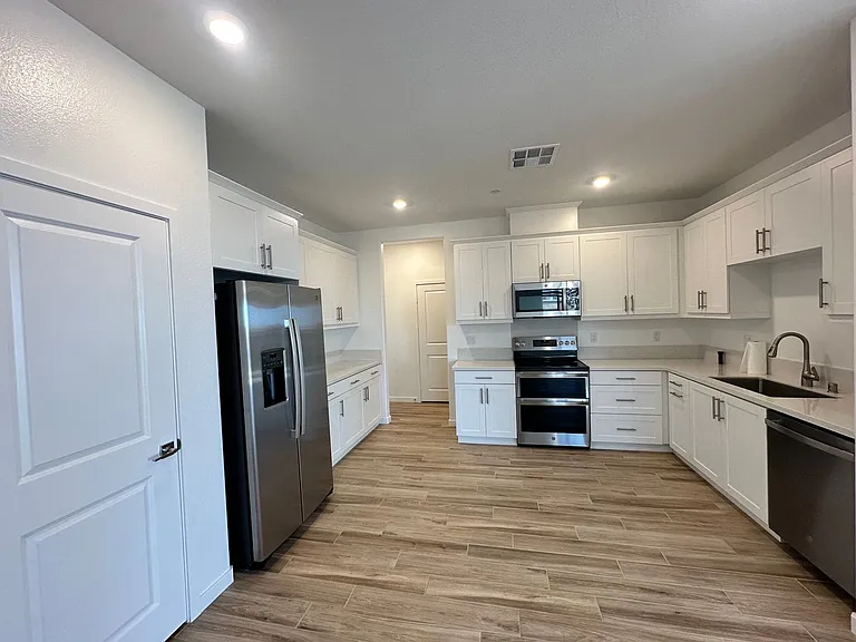 27133 Marimba Ct — Photo 6
