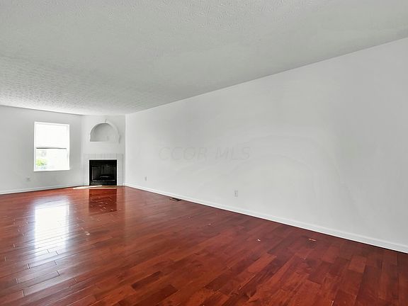 4th image of 3093 Fabyan Dr