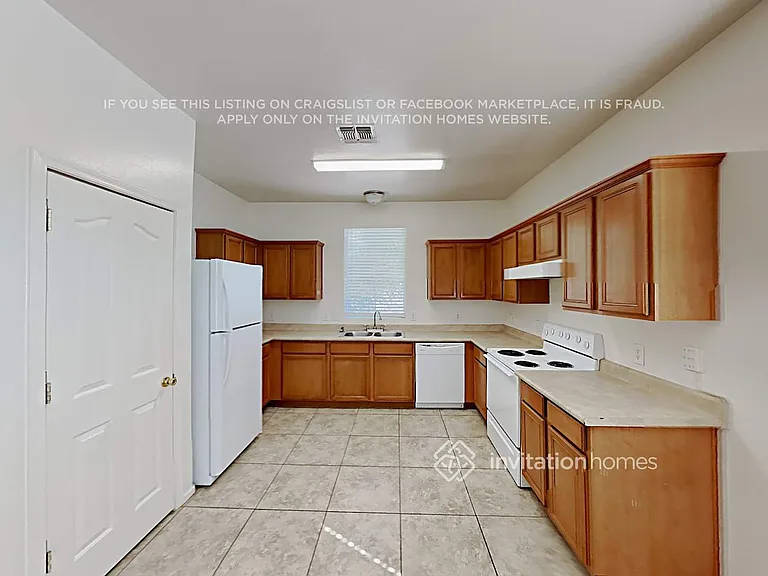 3036 S 101st Dr — Photo 7