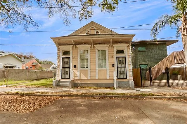 2117 Danneel St