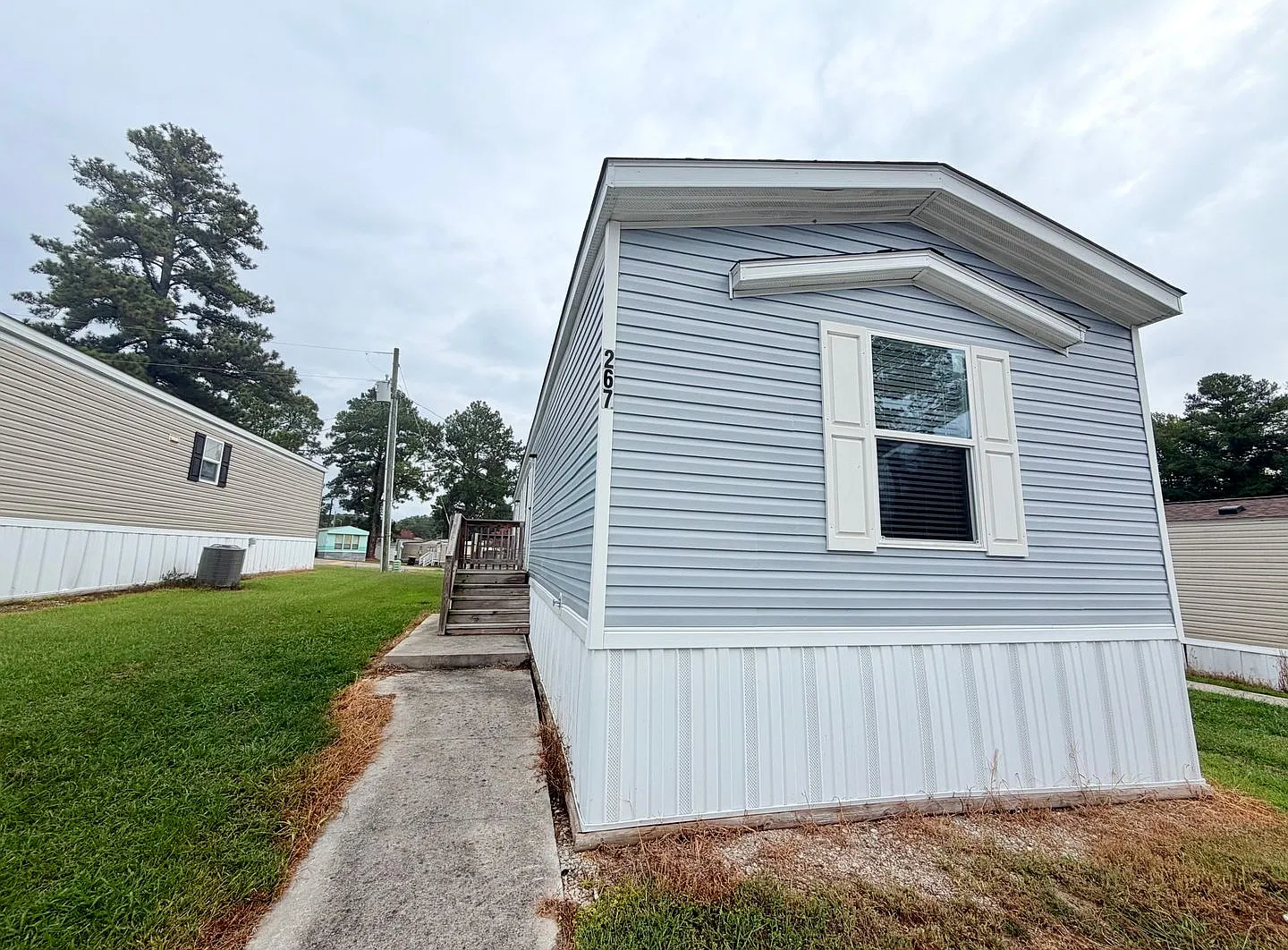 3 bed, 1056 sqft, $1,169 — Photo 1