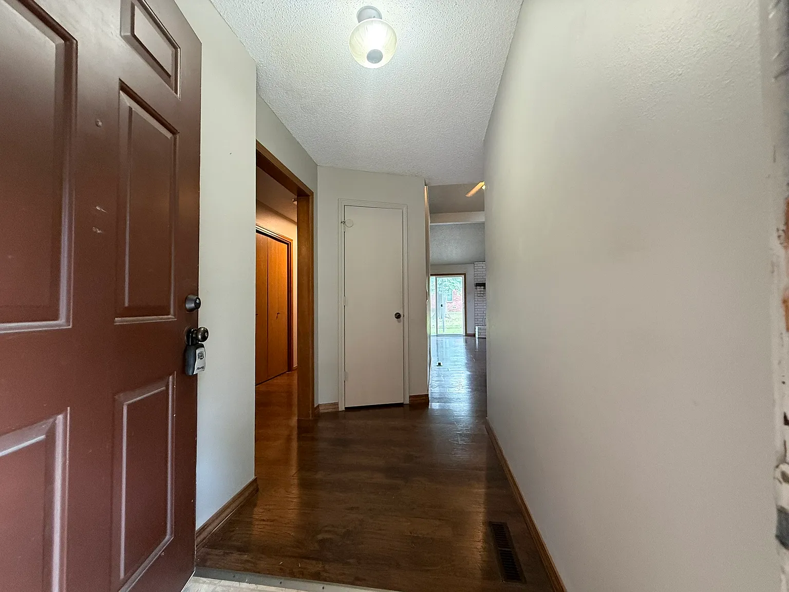 2 bed, 1164 sqft, $1,300 — Photo 2