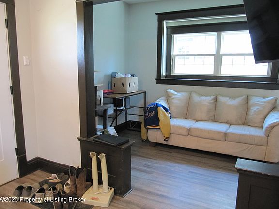 2nd image of 441 1st Ave NW