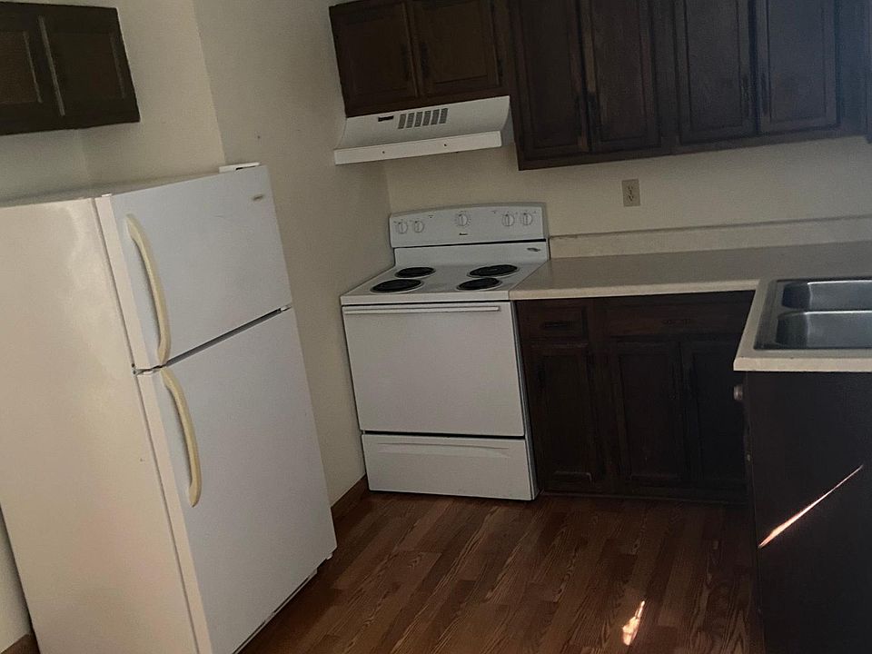 2nd image of 1006 Davis St #1