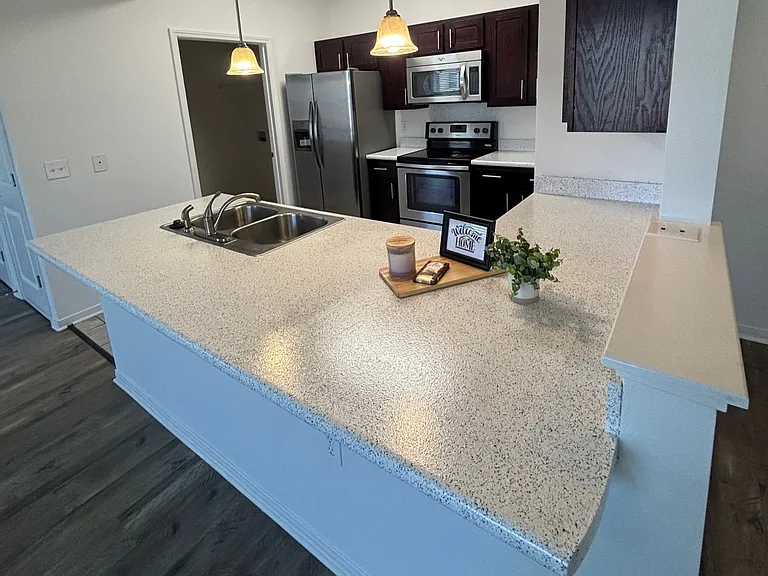 Renaissance Pointe Parkland Heights — Photo 31