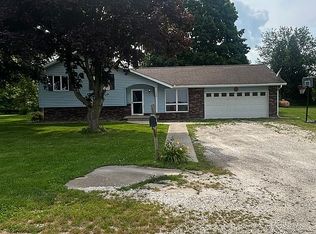 465 Lakeview Dr, Greenfield, IL 62044