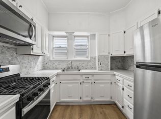 15 W 45th St #1, Bayonne, NJ 07002