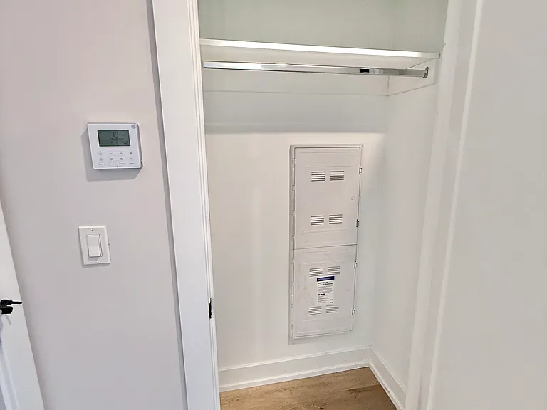 722 W Thompson St #207 — Photo 38