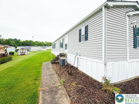4th image of 147 Ashley Ln E