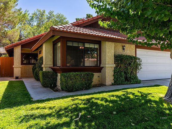 3rd image of 213 Washington Way