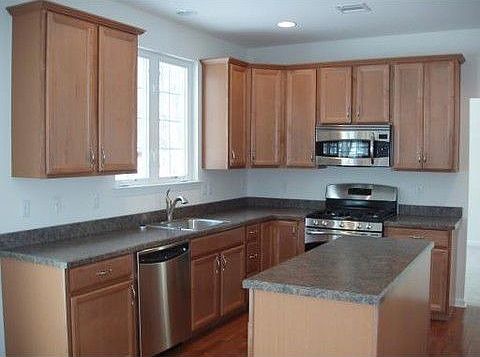2nd image of 7 Evergreen Ln