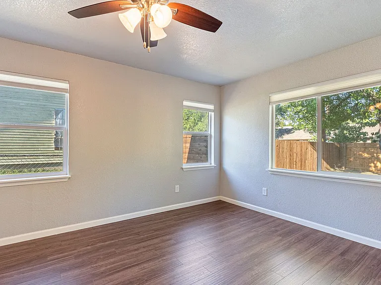5708 Blythewood Dr — Photo 9