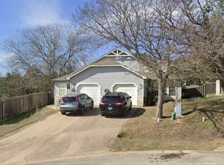 517 Cutty Trl APT B, Lakeway, TX 78734
